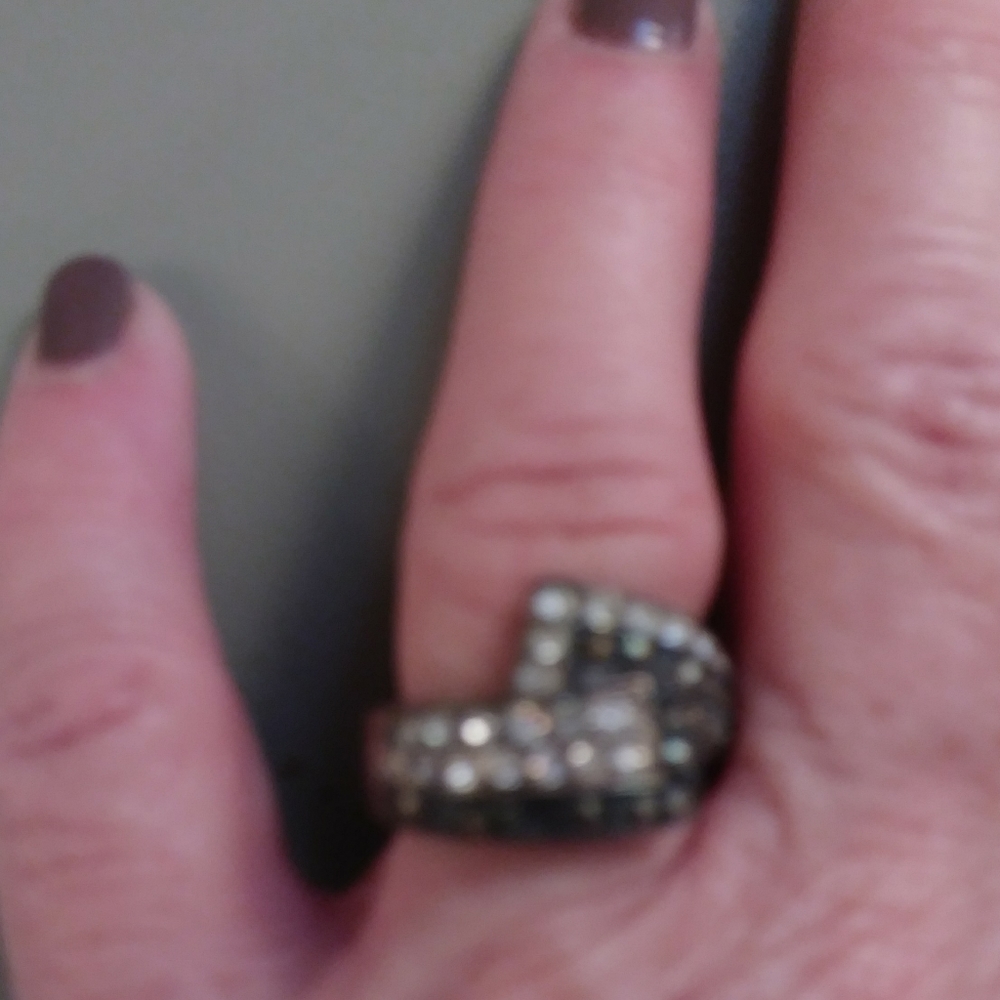 Assorted rings - Picture 5 of 11